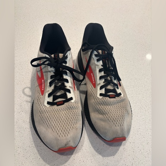 Brooks Launch 8 Running Shoe - Size 8 - Picture 3 of 7